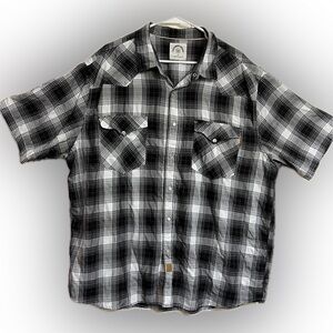 Men’s short sleeve plaid pearl snap shirt. Size 2XL